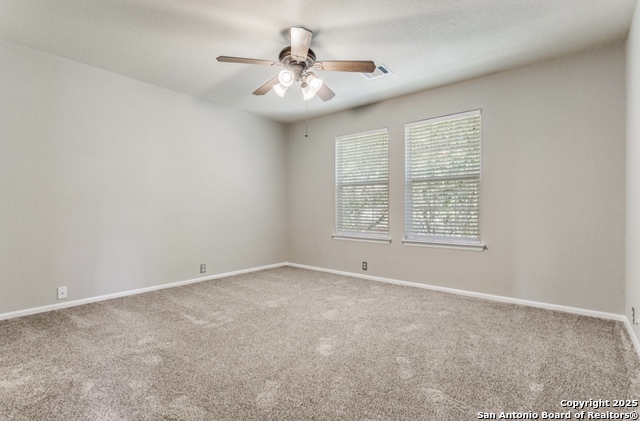 Listing photo id 15 for 2559 Grayson 2559