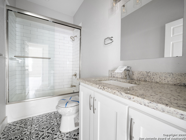 Image 19 of 27 For 130 Vitra Pl