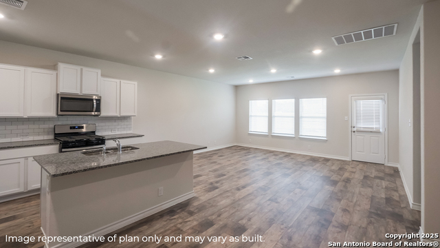 Listing photo id 8 for 21112 Gravel Keep