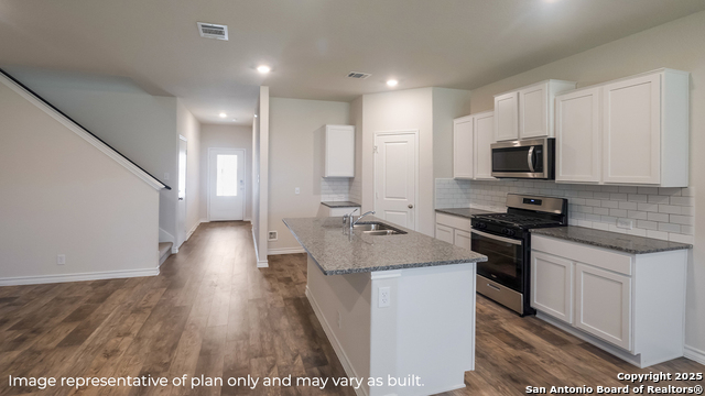 Listing photo id 6 for 21112 Gravel Keep