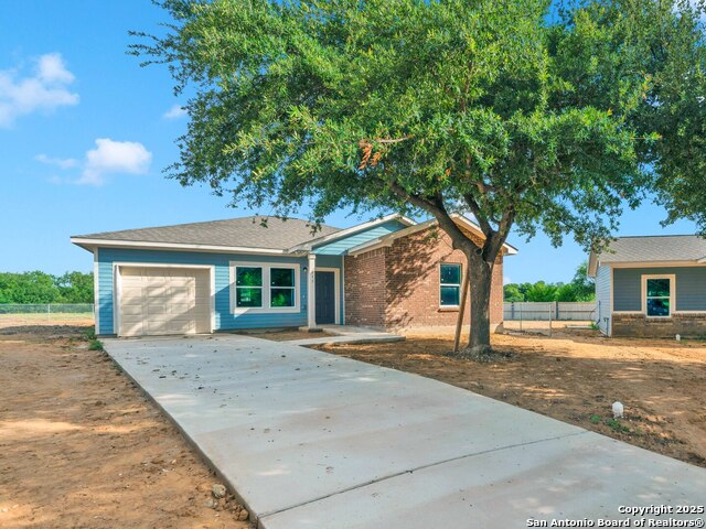 Image 2 of 17 For 315 Villa Rosa