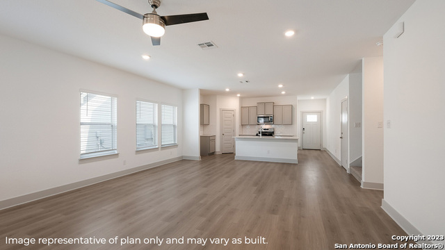 Listing photo id 8 for 14649 Pearl Flats