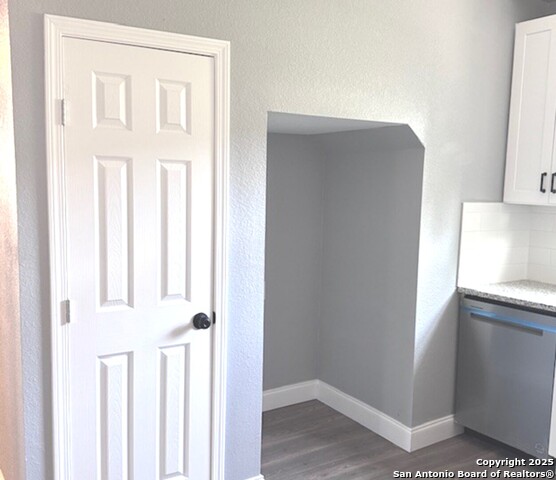 Image 13 of 31 For 2215 Saint Anthony