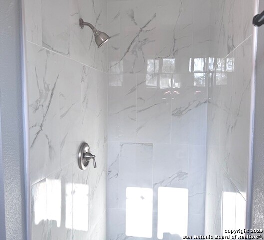 Image 5 of 31 For 2215 Saint Anthony