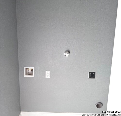 Image 7 of 31 For 2215 Saint Anthony