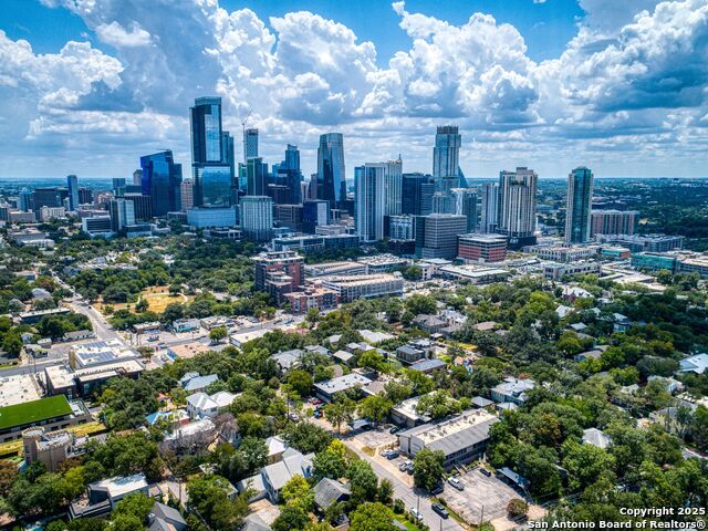 Listing photo id 19 for 1111 10th W Apt 206