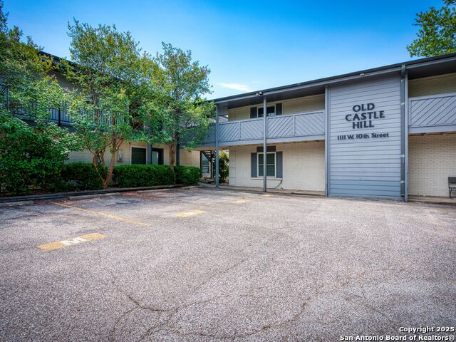 Listing photo id 1 for 1111 10th W Apt 206