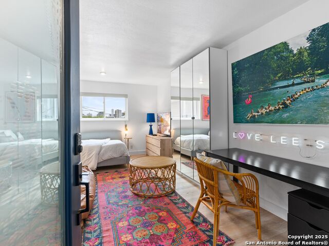 Listing photo id 5 for 1111 10th W Apt 206