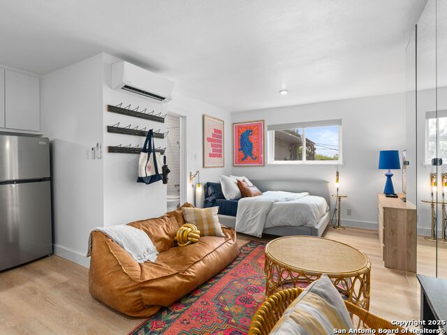 Listing photo id 6 for 1111 10th W Apt 206