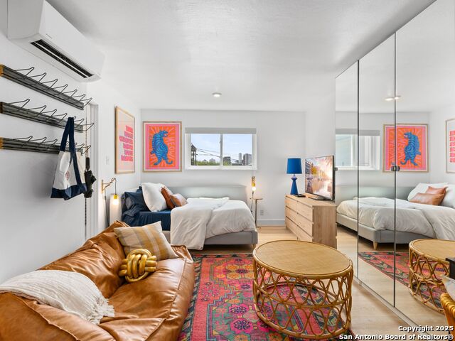 Listing photo id 7 for 1111 10th W Apt 206