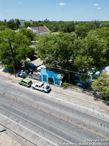 Listing photo id 2 for 2217 Guadalupe