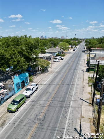 Listing photo id 3 for 2217 Guadalupe