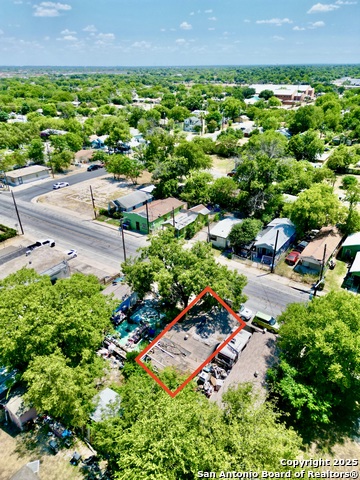 Listing photo id 7 for 2217 Guadalupe