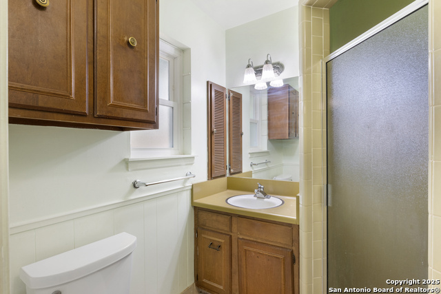 Image 14 of 20 For 6814 Forest Grv
