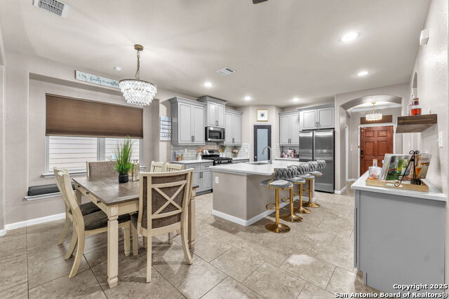 Image 11 of 46 For 8427 Buckhorn Parke