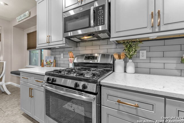 Image 15 of 46 For 8427 Buckhorn Parke