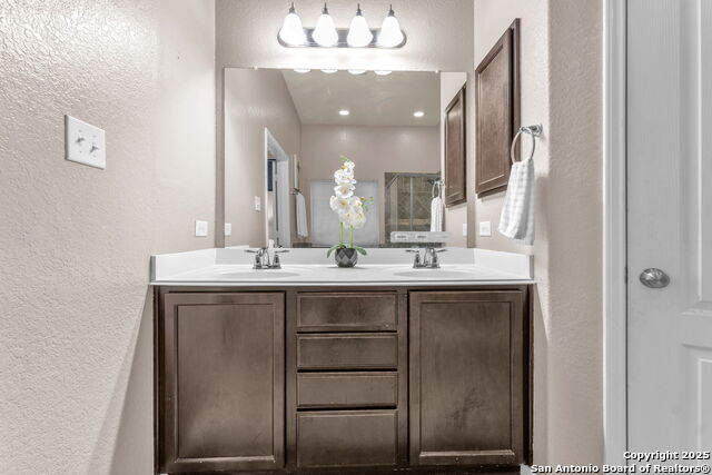 Image 22 of 46 For 8427 Buckhorn Parke