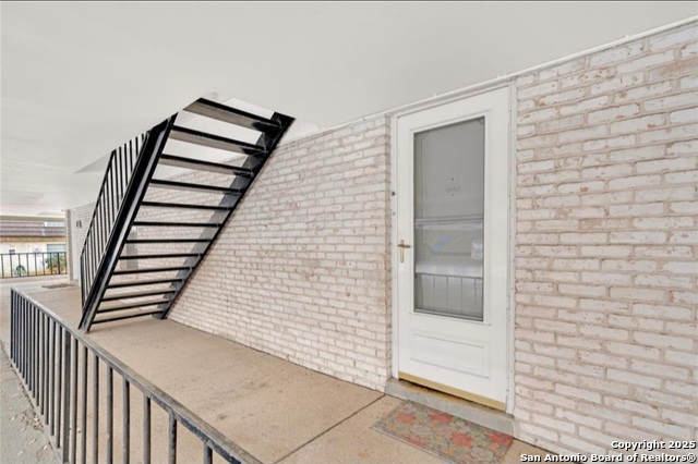 Image 3 of 9 For 8038 Broadway St  123