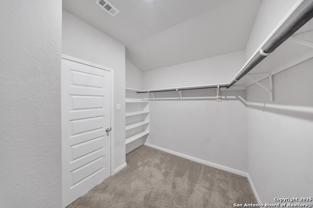 Listing photo id 16 for 752 Clara Park
