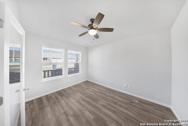 Listing photo id 1 for 752 Clara Park
