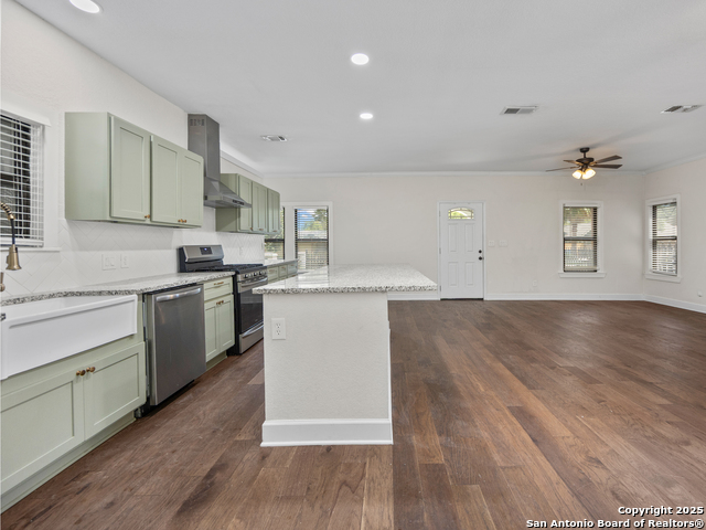 Image 13 of 38 For 610 Rosewood