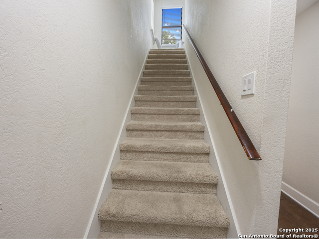 Image 21 of 38 For 610 Rosewood