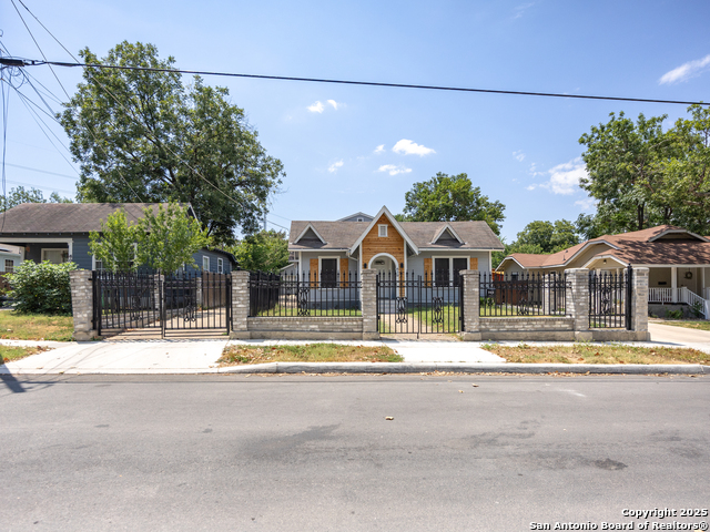 Image 4 of 38 For 610 Rosewood