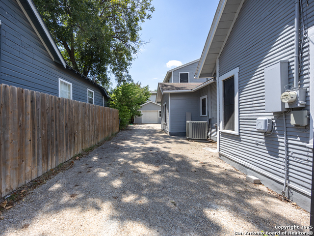 Image 6 of 38 For 610 Rosewood