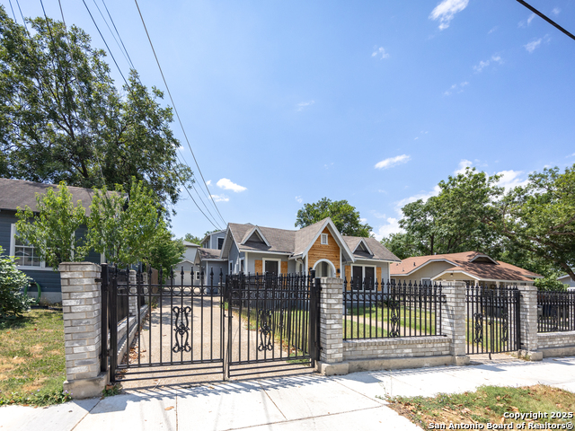 Image 8 of 38 For 610 Rosewood