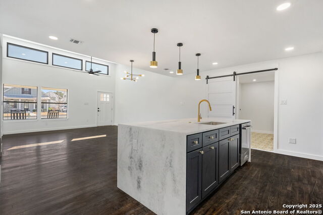 Image 11 of 59 For 320 Hickman  