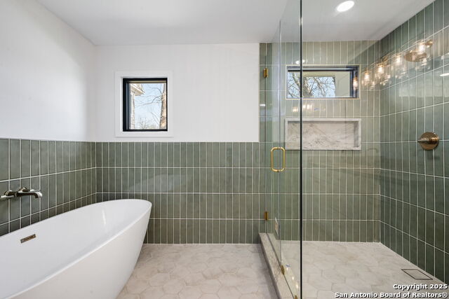 Image 19 of 59 For 320 Hickman  