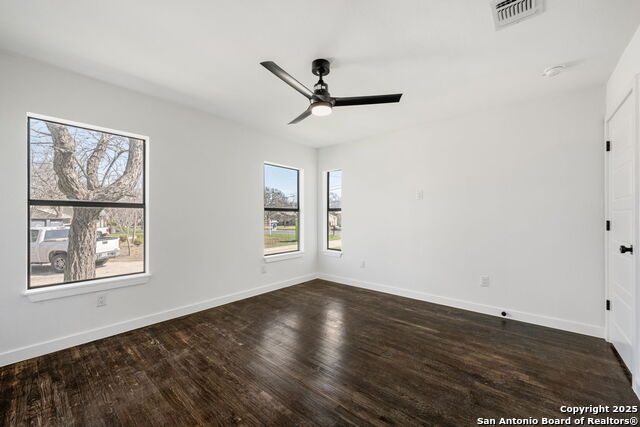 Image 21 of 59 For 320 Hickman  