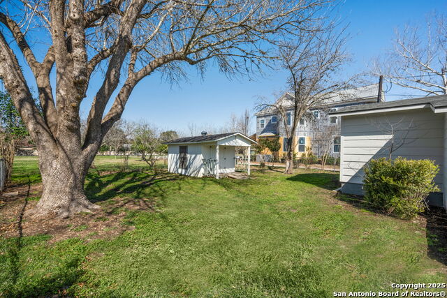 Image 25 of 59 For 320 Hickman  