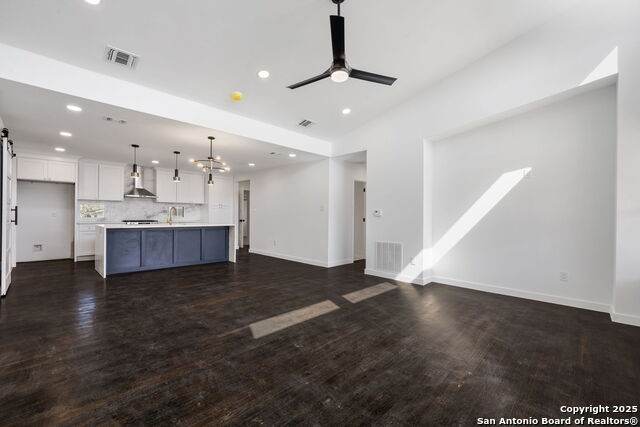 Image 6 of 59 For 320 Hickman  