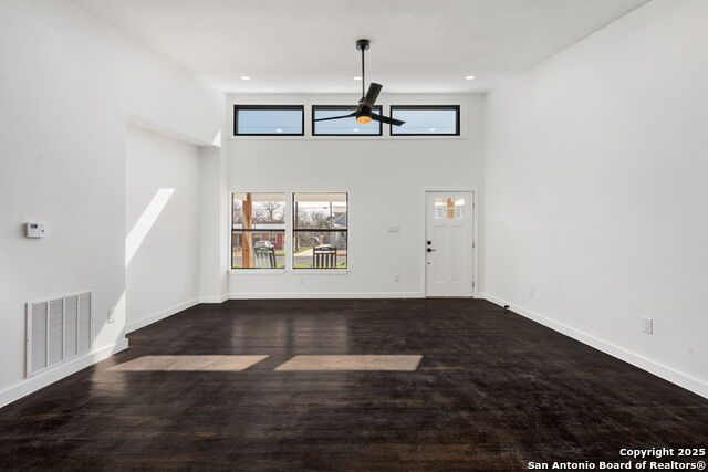 Image 7 of 59 For 320 Hickman  