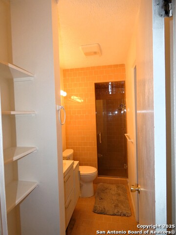 Listing photo id 12 for 3947 Gayle  