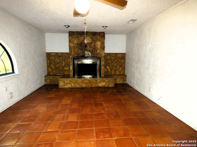 Listing photo id 25 for 3947 Gayle  