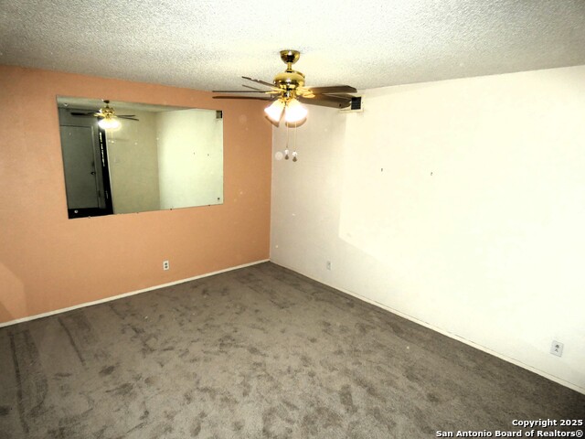 Listing photo id 5 for 3947 Gayle  