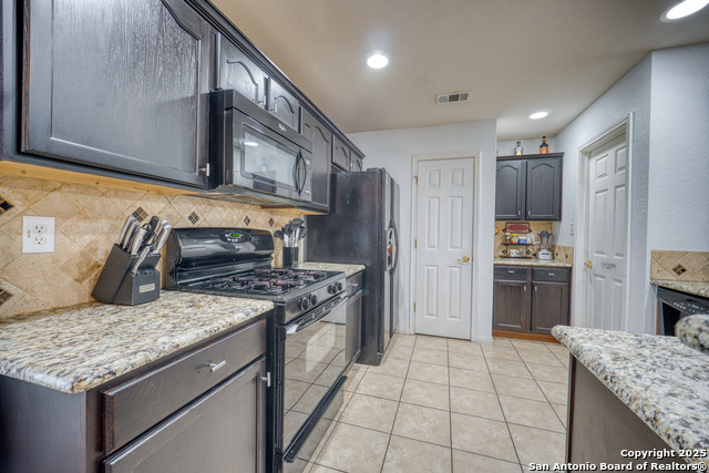 Image 10 of 21 For 16014 Dominic