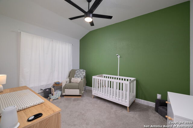 Listing photo id 8 for 613 Meade