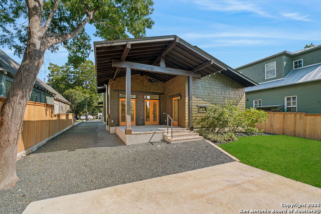 Image 36 of 39 For 859 Estes  