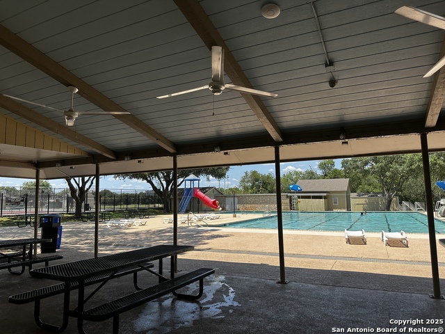 Listing photo id 29 for 8110 Timber Grove