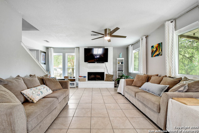 Listing photo id 6 for 8110 Timber Grove