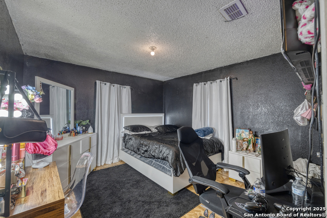 Image 11 of 19 For 258 Prairie St
