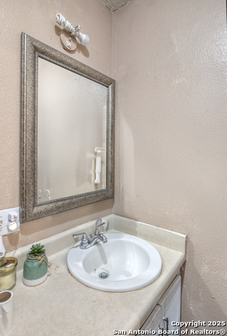 Image 13 of 19 For 258 Prairie St