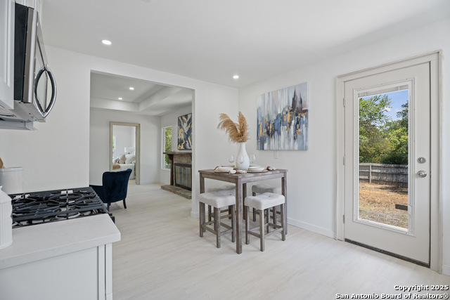 Image 12 of 25 For 204 Green Meadows
