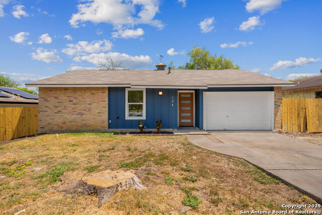 Image 2 of 25 For 204 Green Meadows