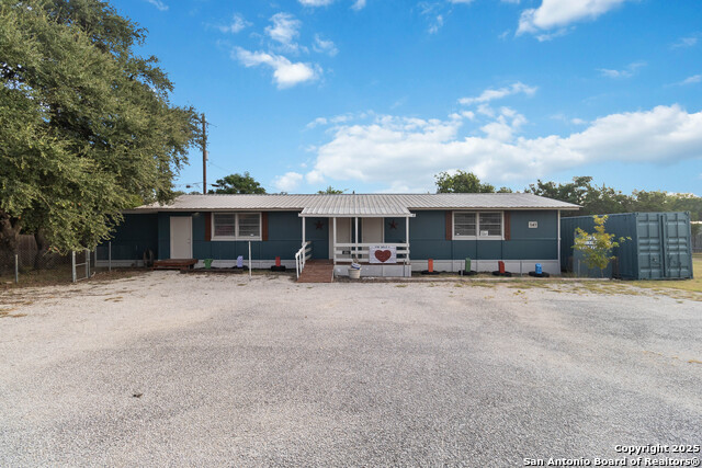 Image 4 of 28 For 141 Wildwood Ln
