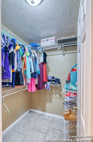 Listing photo id 8 for 114 Kim Dr  