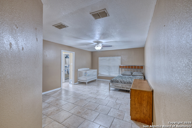 Listing photo id 11 for 114 Kim Dr  